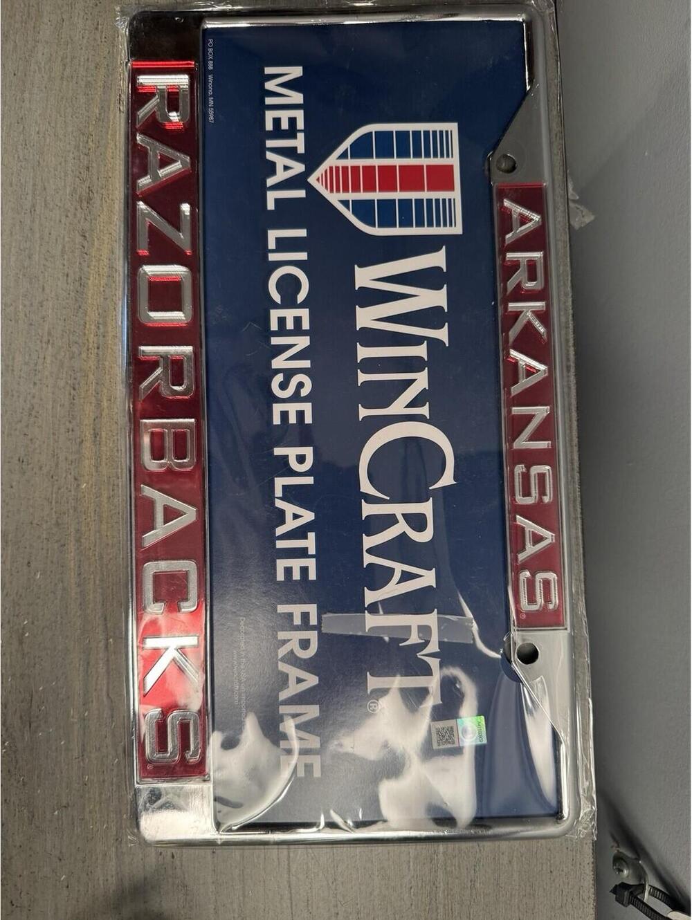 Arkansas Razorbacks WinCraft Metal License Plate Frame - Picture 2 of 4